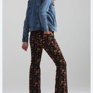 Wrangler Women's High Rise Fierce Flare Corduroy Pants Floral Size 0 inseam 32